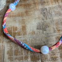 Topmodische Halskette mit echten Süßwasserperlen auf einem elastischen Band aufgefädelt Bild 2