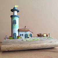 Miniatur Leuchtturm auf Treibholz, Miniatur Leuchtturm,  Holzdeko, maritime Deko, Nordsee, Ostsee, Strand Atlantik, Bild 1