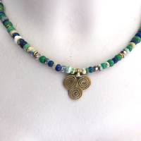 Halskette mit antiken Nila-Glasperlen und einem Messinganhänger aus Afrika - 49+cm Bild 1