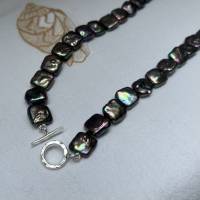 Echte Perlenkette aus schwarzen quadratischen Perlen mit metallischem Glanz, Silberschloß Bild 7