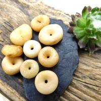 9 mittelgroße antike Quarz-Rondelle aus der Sahara - konisch von Hand gebohrt - Sahara Stein Donut Bild 1