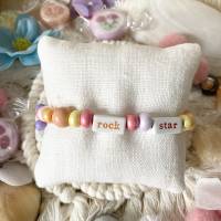 Kitsch Candy Elastics - Elastische Armbänder mit knallbunten Perlen, Smileys und Schriftzug Bild 3