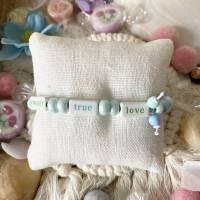 Kitsch Candy Elastics - Elastische Armbänder mit knallbunten Perlen, Smileys und Schriftzug Bild 4