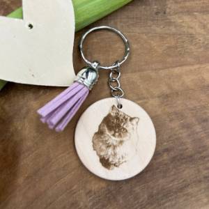 Schlüsselanhänger aus Holz mit dem Foto und Namen von deinem Haustier, Hund, Katze | beidseitige Wunschgravur Bild 2