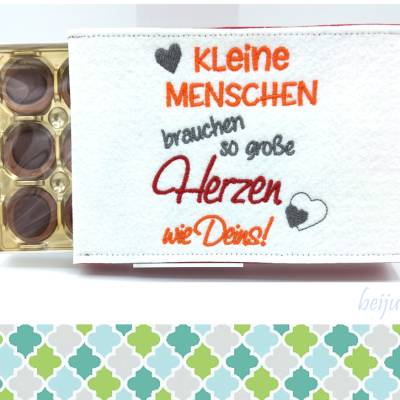 Hülle für Haselnusspralinen