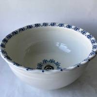 Leicht ovales Waschbecken /weiß/creme/blau mit gemalter Bordüre   Ø 34/32 cm Höhe 15 cm Bild 3