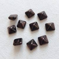 10 Pyramidenperlen schwarz goldbronze, bead studs, Zweilochperle Bild 1