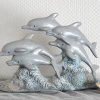 Delphingruppe aus Keramik Bild 1