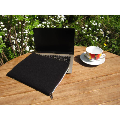 Laptoptasche Notebooktasche aus Filz, schwarz, Rundumreißverschluss, Innenfutter "Motorradmotiv". Handmade