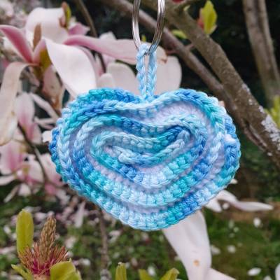 Häkelanleitung für Anhänger ,,Spiralherz