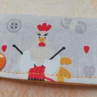 Nadelgarage, Nadelsafe, Nadelspiel Garage, Nadeltasche für 15 cm lange Sockennadeln, mit strickenden Hühnern Bild 8