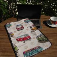 Laptoptasche Notebooktasche aus Filz, hellrot, Rundumreißverschluss, Innenfutter "Vintage Bulli". Handmade Bild 4