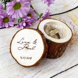Ein Ringkissen aus Holz für die Hochzeit, Ringbox, genug Platz für zwei Ringe für die Trauung, mit Wunschgravur auf dem Bild 1