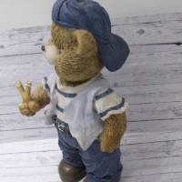 Lausbub Bär Figur mit Baseball Cap -  zum basteln oder dekorieren oder Gutscheine herstellen Bild 3