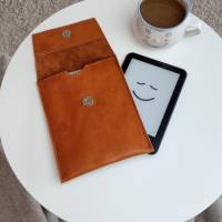 Hochwertige eBook Reader Hülle aus Leder in einem schönen cognac Ton - Langlebiger Schutz für dein Lesegerät Bild 5