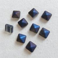 10 Pyramidenperlen kristall azuro matt, bead studs, Zweilochperle Bild 1
