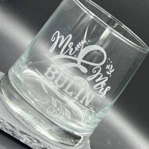 Whiskyglas mit Wunschgravur, Mr. and Mrs., Hochzeitsgeschenk, Trinkglas, personalisierte Geschenke Bild 4