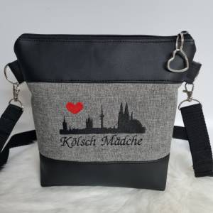 Kleine Handtasche Köln Kölsch Mädche grau schwarz Umhängetasche Cologne Herz Tasche mit Anhänger Kunstleder Kölner Dom Bild 1