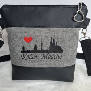 Kleine Handtasche Köln Kölsch Mädche grau schwarz Umhängetasche Cologne Herz Tasche mit Anhänger Kunstleder Kölner Dom Bild 2
