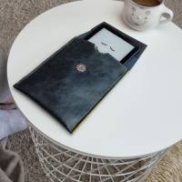 Stilvolle eBook Reader Hülle aus Leder in wunderschönem Blau - Langlebiger Schutz für dein Lesegerät Bild 5