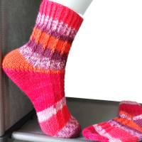 handgestrickte Socken, Größe 36/37, 6-fach Sockenwolle, orange-lila-pink, warme Strümpfe, Hebemaschen Bild 1