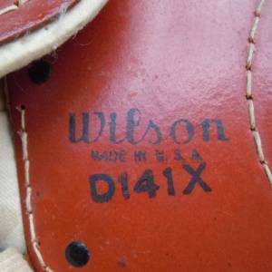 Vintage Football Leder Ausrüstung Wilson für Sammler - USA 40er Jahre Bild 4