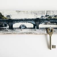 Paris Brücke Schlüsselbrett upcycling Weinkistenbrett mit 4 Haken Bild 1