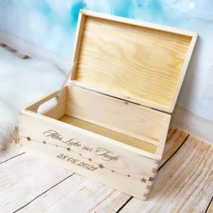 Erinnerungskiste Baby, Personalisierte Erinnerungsbox aus Holz, Geschenk zur Schwangerschaft, Geburt, Taufe, Kommunion Bild 2