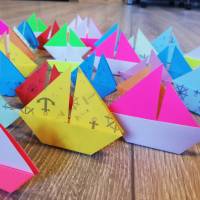 10 Origami Segelboote, Tischdeko, Taufe, Hochzeit, Papierboot, Schiffe, Boote, Papierdeko maritim, bunt Bild 1
