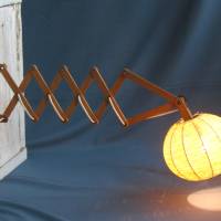 Wandlampe Scherengitter aus Holz mit Bast Schirm Bild 6