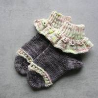 Anleitung: Fairy Steps - Socken mit Rüsche stricken 14 Größen von Baby bis Erwachsene Bild 3