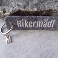 Bikermädel Schlüsselanhänger Filz personalisiert Bild 1
