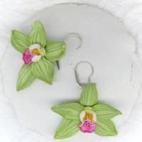 Grüne Orchideen Blumen Ohrringe Polymer Clay, florale große leichte Ohrhänger für Frauen, hübsches Geschenk für Mama Bild 4