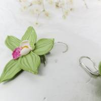Grüne Orchideen Blumen Ohrringe Polymer Clay, florale große leichte Ohrhänger für Frauen, hübsches Geschenk für Mama Bild 5