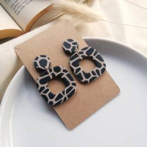 Eckige Ohrringe Schildpatt | beige schwarz mit Animal Print | quadratische Leoparden Ohrringe aus Polymer Clay Bild 3