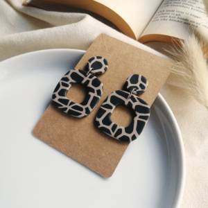 Eckige Ohrringe Schildpatt | beige schwarz mit Animal Print | quadratische Leoparden Ohrringe aus Polymer Clay Bild 4