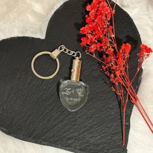 Schlüsselanhänger, Form Kristallherz aus Glas, Wunschgravur, Geschenk personalisiert für jeden Anlass Bild 5