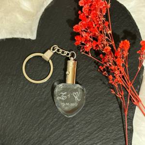 Schlüsselanhänger, Form Kristallherz aus Glas, Wunschgravur, Geschenk personalisiert für jeden Anlass Bild 6