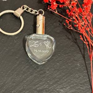 Schlüsselanhänger, Form Kristallherz aus Glas, Wunschgravur, Geschenk personalisiert für jeden Anlass Bild 7