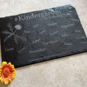 Schieferplatte 30x20 cm, Personalisiertes Abschiedsgeschenk für die Erzieher/innen mit dem Namen und Motto der Kinder Bild 2