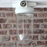 alte Wandlampe Porzellan mit Glaskuppel Bild 3