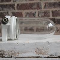 alte Wandlampe Porzellan mit Glaskuppel Bild 4