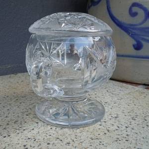 Wunderschöne schwere Kristall Deckeldose Bonboniere Schmuckbehälter Bild 3