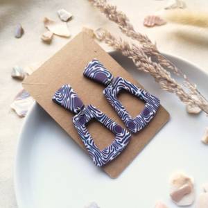lange Ohrringe eckig | Blau Weiß und Violett | Statementohrringe mit psychedelischem Muster Bild 5