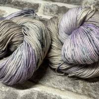 STEINBLÜTE- Handgefärbte Merino-Wolle im Strang Bild 3