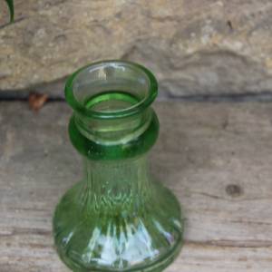 Vase aus grünem Pressglas Vintage 60er 70er Jahre DDR Bild 4