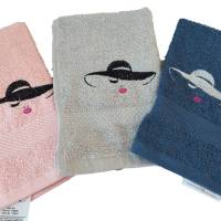 Geschenk-Set Handtuch und Duschtuch bestickt Handmad Frau mit Hut  Nostalgie  NEU Bild 1