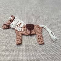 kleines Haflinger Pferd - Sattel in Wunschfarbe - Häkelapplikation aus 100 % Baumwolle Bild 5
