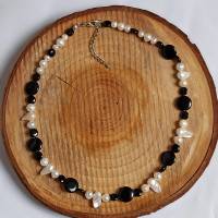 Halskette Biwa-Perlen und Onyx schwarz-weiß Bild 1