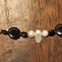 Halskette Biwa-Perlen und Onyx schwarz-weiß Bild 2